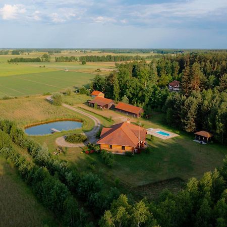 Dworek Ogrodniki, Caloroczny Dom Na Wylacznosc, Basen, Sauna, Las, Staw Rybny, Altana Grillowa, Ognisko, Pianino, Kominek, Piec Chlebowy, Duza Ogrodzona Posesja Tuczna Eksteriør billede