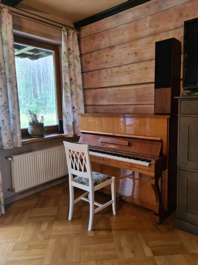 Dworek Ogrodniki, Caloroczny Dom Na Wylacznosc, Basen, Sauna, Las, Staw Rybny, Altana Grillowa, Ognisko, Pianino, Kominek, Piec Chlebowy, Duza Ogrodzona Posesja Tuczna Eksteriør billede