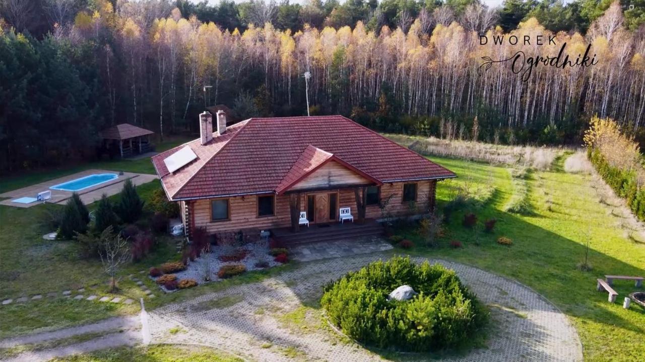 Dworek Ogrodniki, Caloroczny Dom Na Wylacznosc, Basen, Sauna, Las, Staw Rybny, Altana Grillowa, Ognisko, Pianino, Kominek, Piec Chlebowy, Duza Ogrodzona Posesja Tuczna Eksteriør billede